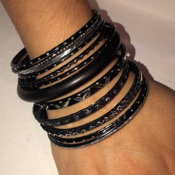 2 sets of bracelets. - Picture 3 of 3